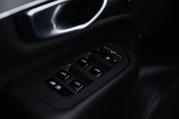 Vehicle Image 43
