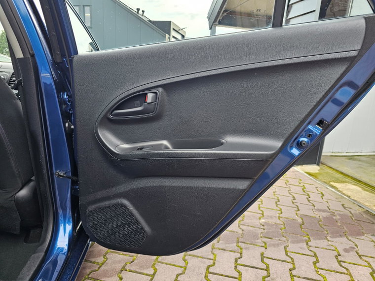 Vehicle Image 28