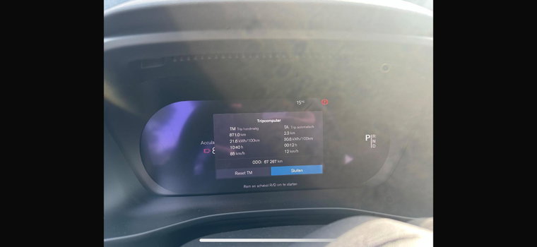 Vehicle Image 25