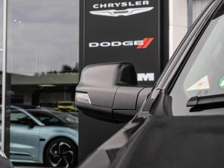 Vehicle Image 32