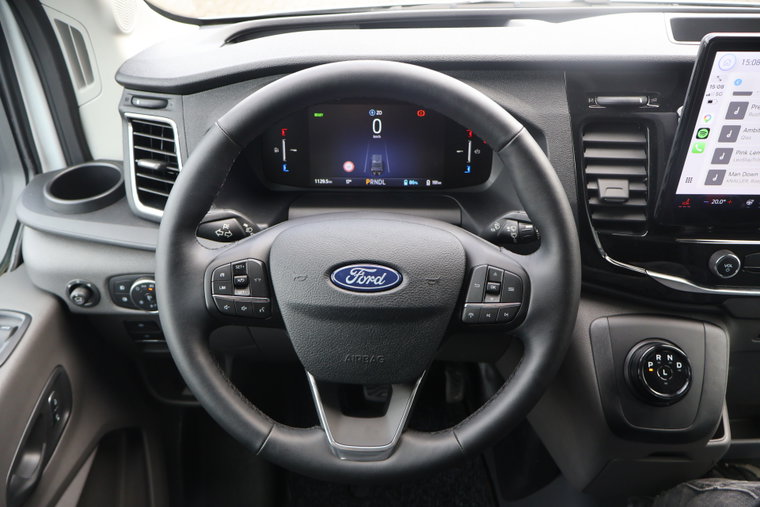Vehicle Image 16