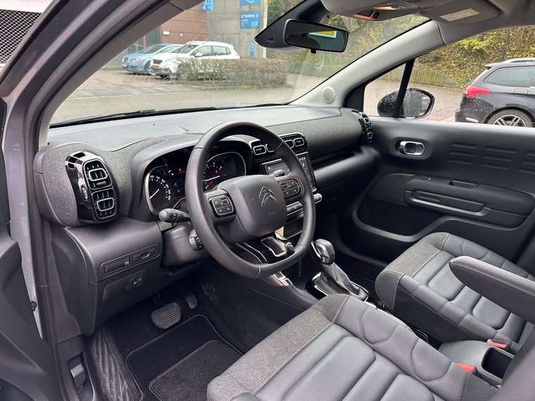 Vehicle Image 23