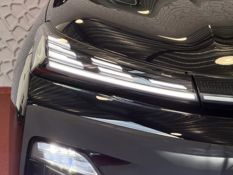 Vehicle Image 37