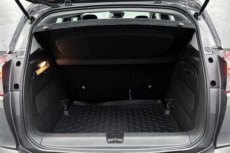 Vehicle Image 16