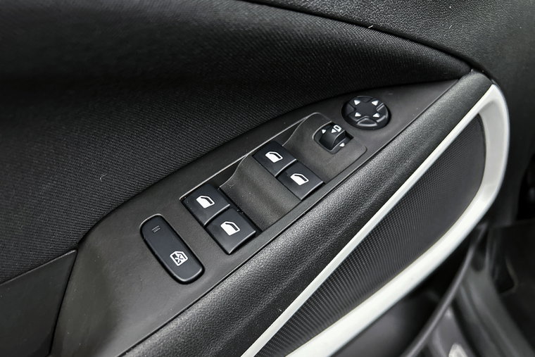 Vehicle Image 23