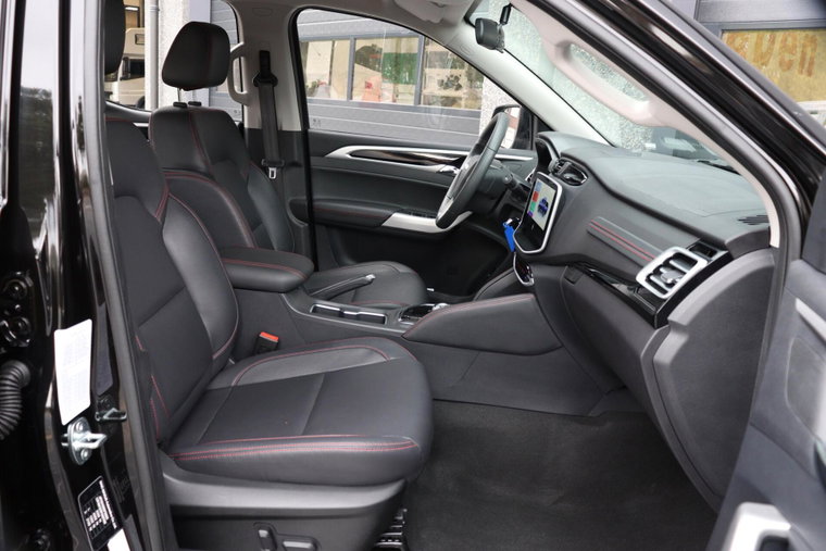 Vehicle Image 18
