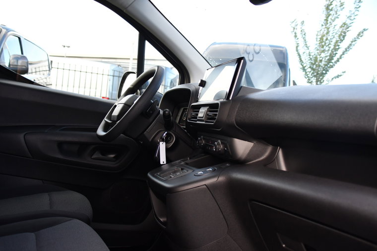 Vehicle Image 18