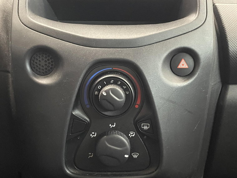 Vehicle Image 17