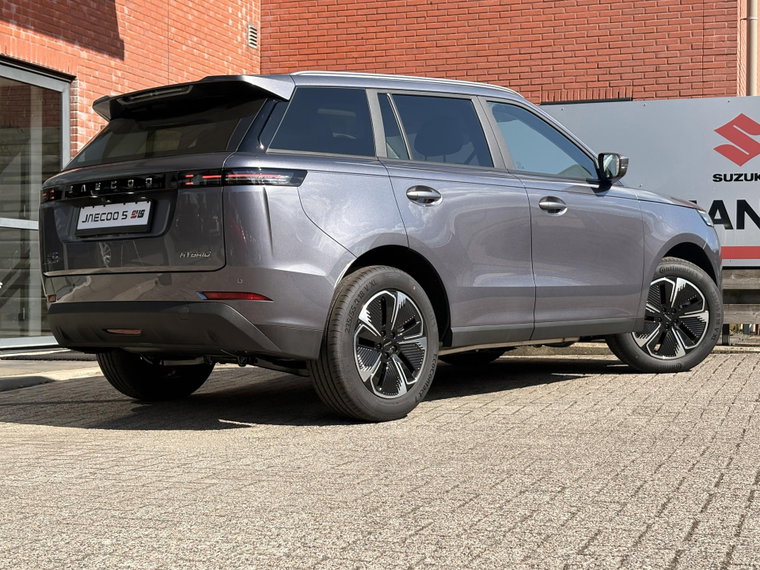 Vehicle Image 8