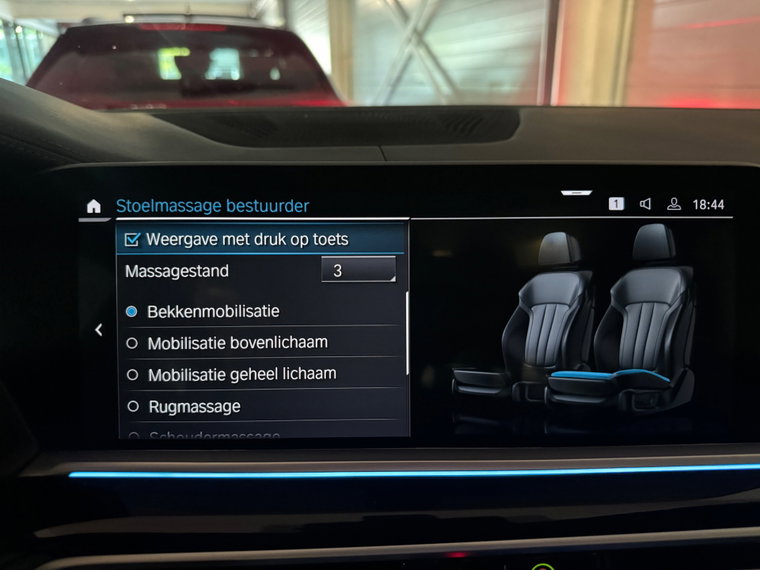 Vehicle Image 38