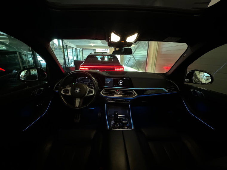 Vehicle Image 43