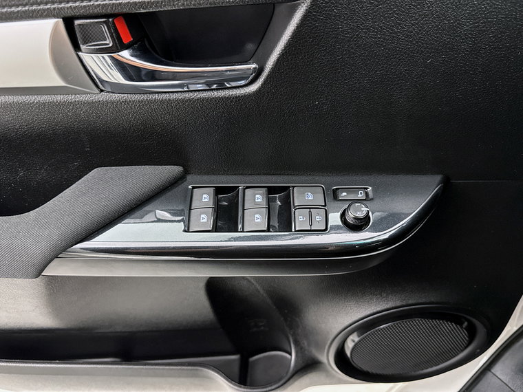 Vehicle Image 32