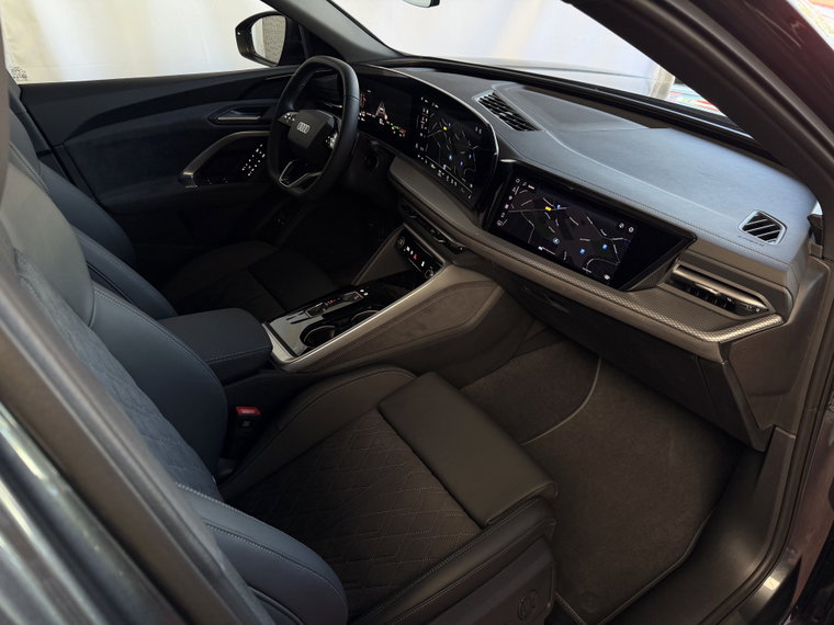 Vehicle Image 35