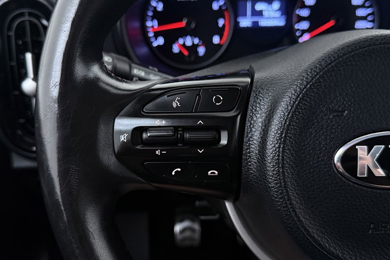 Vehicle Image 32