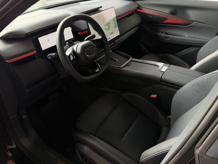 Vehicle Image 12