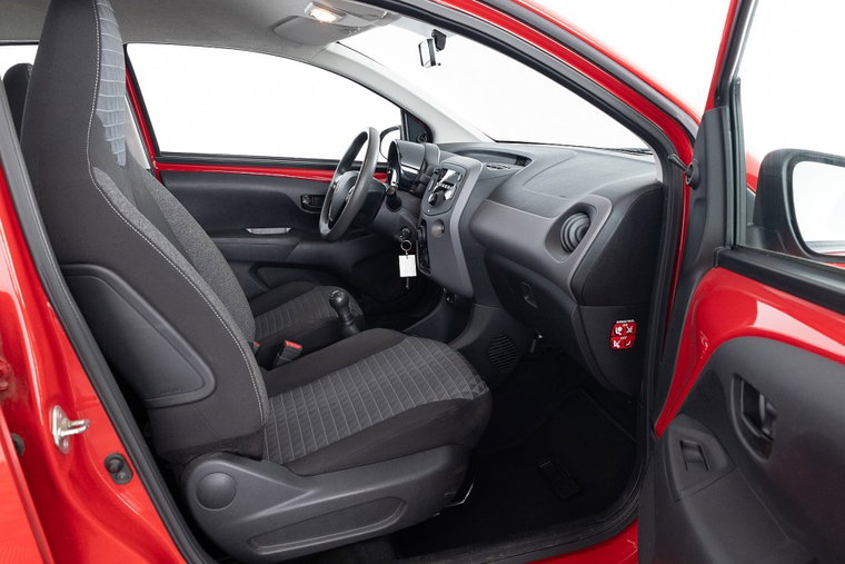 Vehicle Image 14