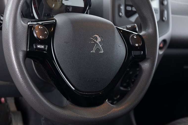 Vehicle Image 11