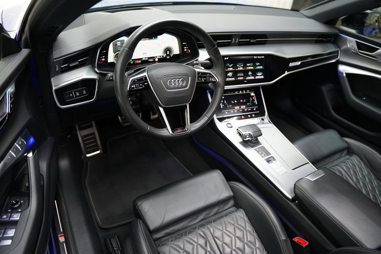 Vehicle Image 12