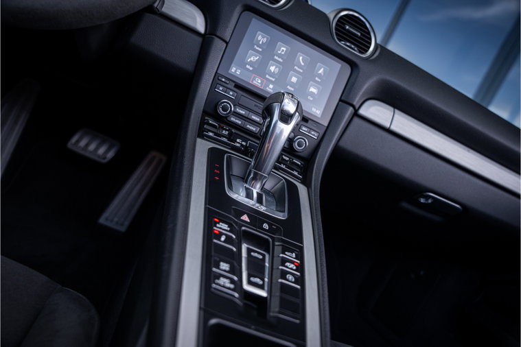 Vehicle Image 25