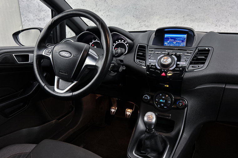 Vehicle Image 12