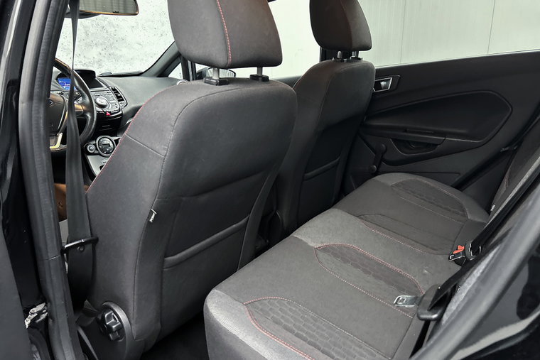 Vehicle Image 13
