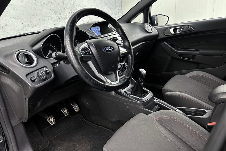 Vehicle Image 19