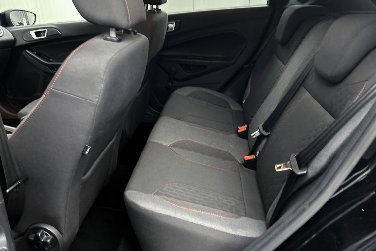 Vehicle Image 23