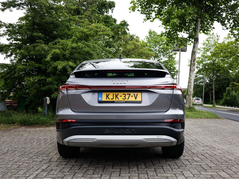 Vehicle Image 33