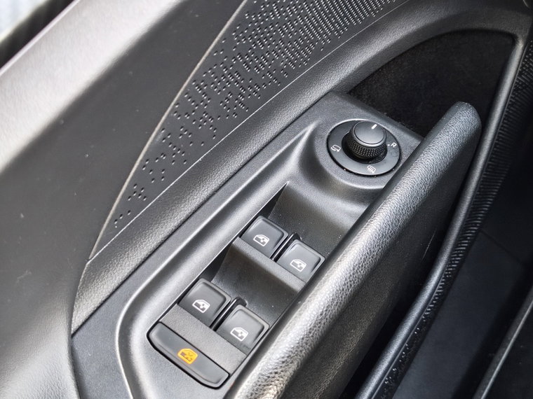 Vehicle Image 26