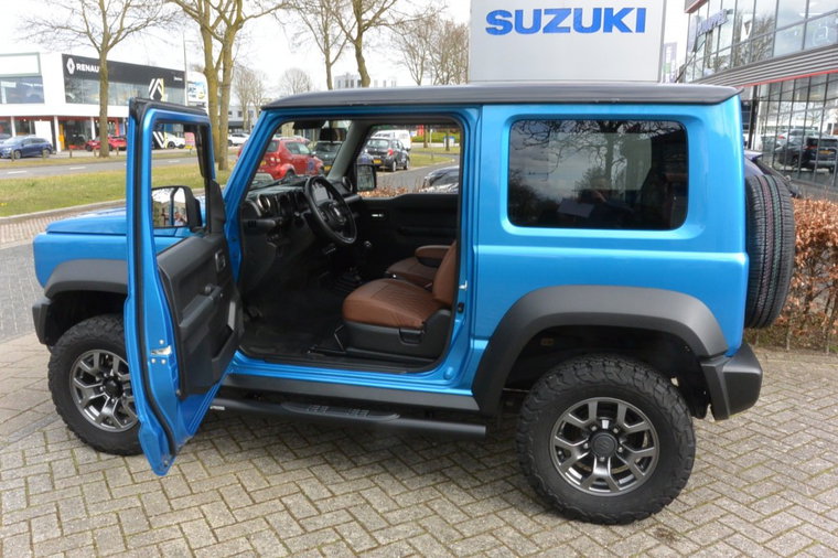 Vehicle Image 13