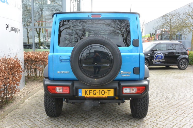 Vehicle Image 8