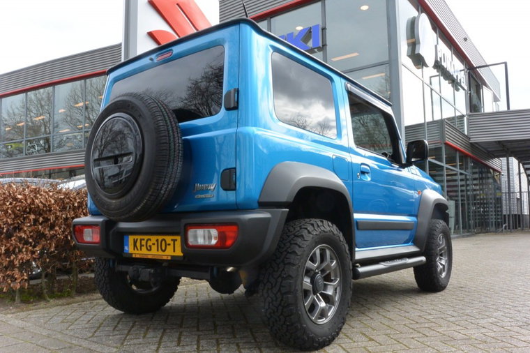 Vehicle Image 9