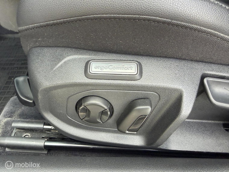 Vehicle Image 39