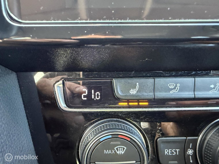 Vehicle Image 60