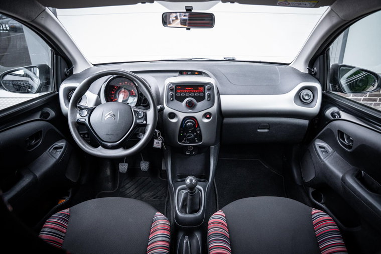 Vehicle Image 15