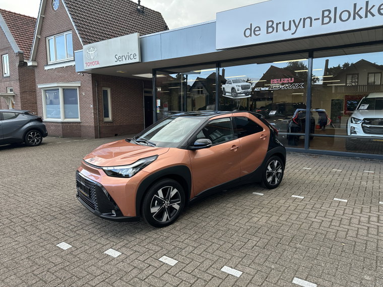 Vehicle Image 3