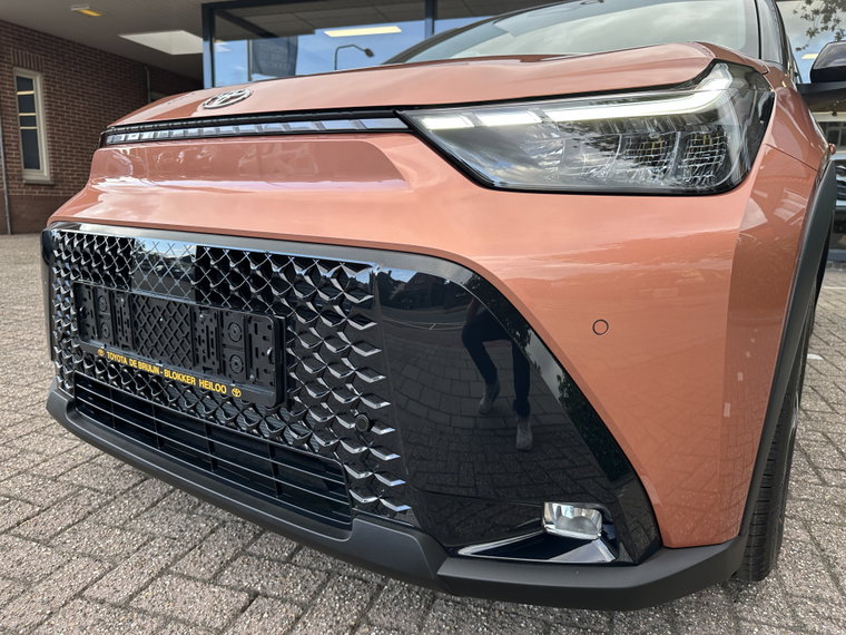 Vehicle Image 14
