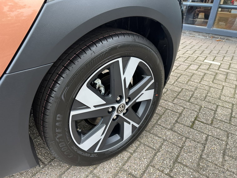 Vehicle Image 18