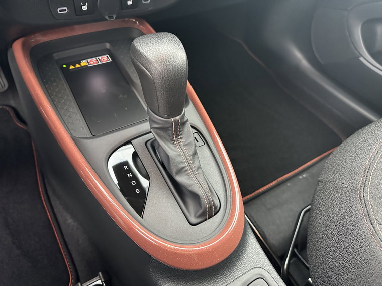 Vehicle Image 32