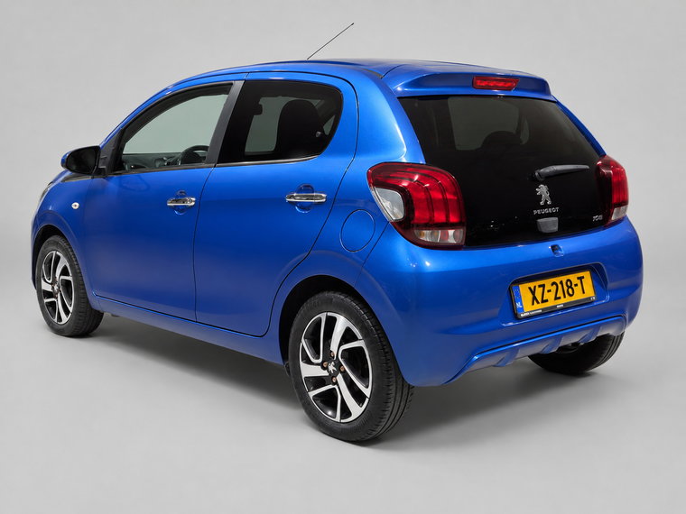 Vehicle Image 5
