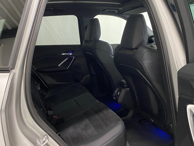 Vehicle Image 35