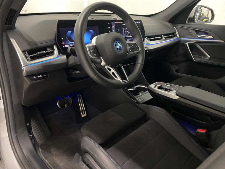 Vehicle Image 38