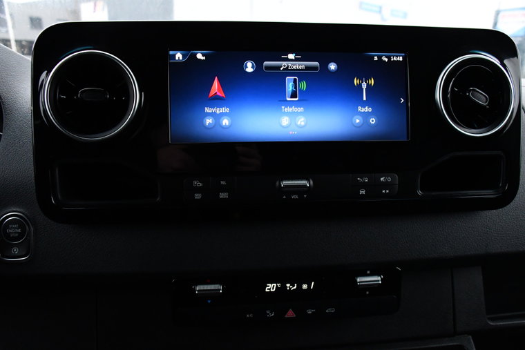 Vehicle Image 25