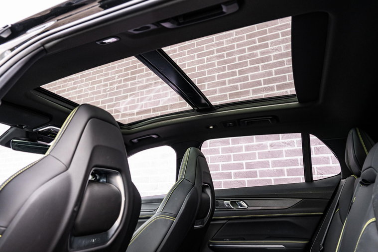 Vehicle Image 30