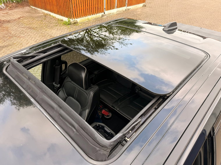 Vehicle Image 26