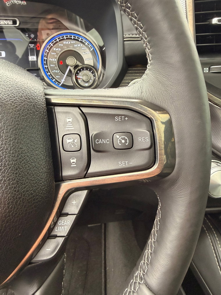 Vehicle Image 28