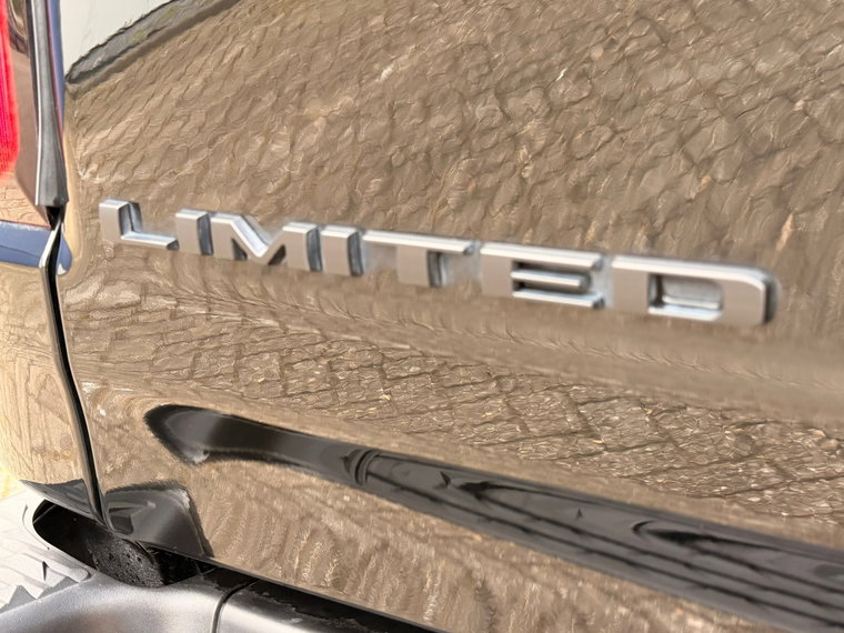 Vehicle Image 35