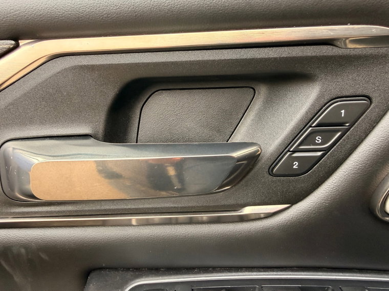 Vehicle Image 40