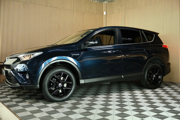 Vehicle Image 10