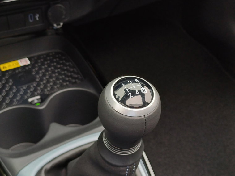 Vehicle Image 23